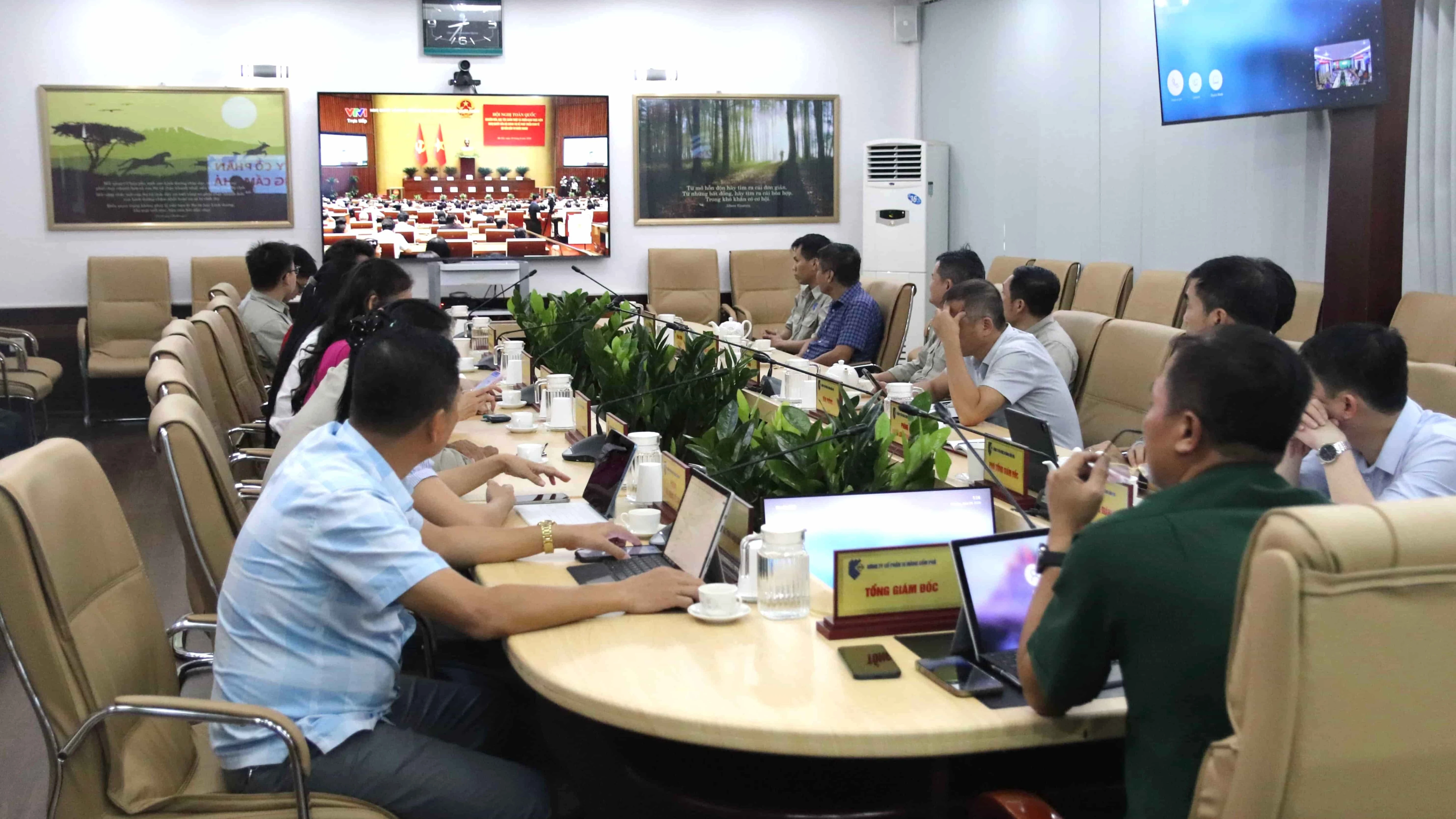 Xi măng Cẩm Phả tham gia trực tuyến Hội nghị toàn quốc nghiên cứu, học tập, quán triệt Nghị quyết về phát triển kinh tế có vốn đầu tư nước ngoài